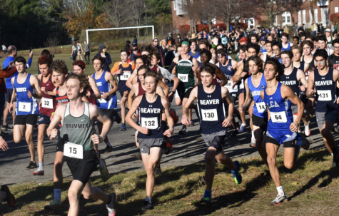 Brian Gamble ’23 leads the pack at the Division IV NEPSTA race.