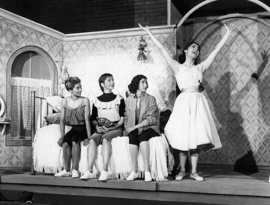 L-R: Elizabeth Taylor, Carmen Guitterez, Marilyn Cooper, and Carol Lawrence from the original Broadway cast sing “I Feel Pretty” (1957).